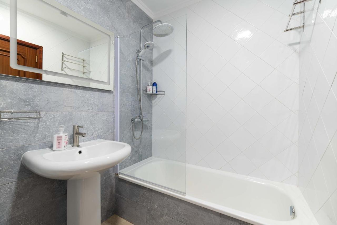 Apartamento Espacioso Cerca De La Playa Con Aire Acondicionado Apartment โมอาญา ภายนอก รูปภาพ